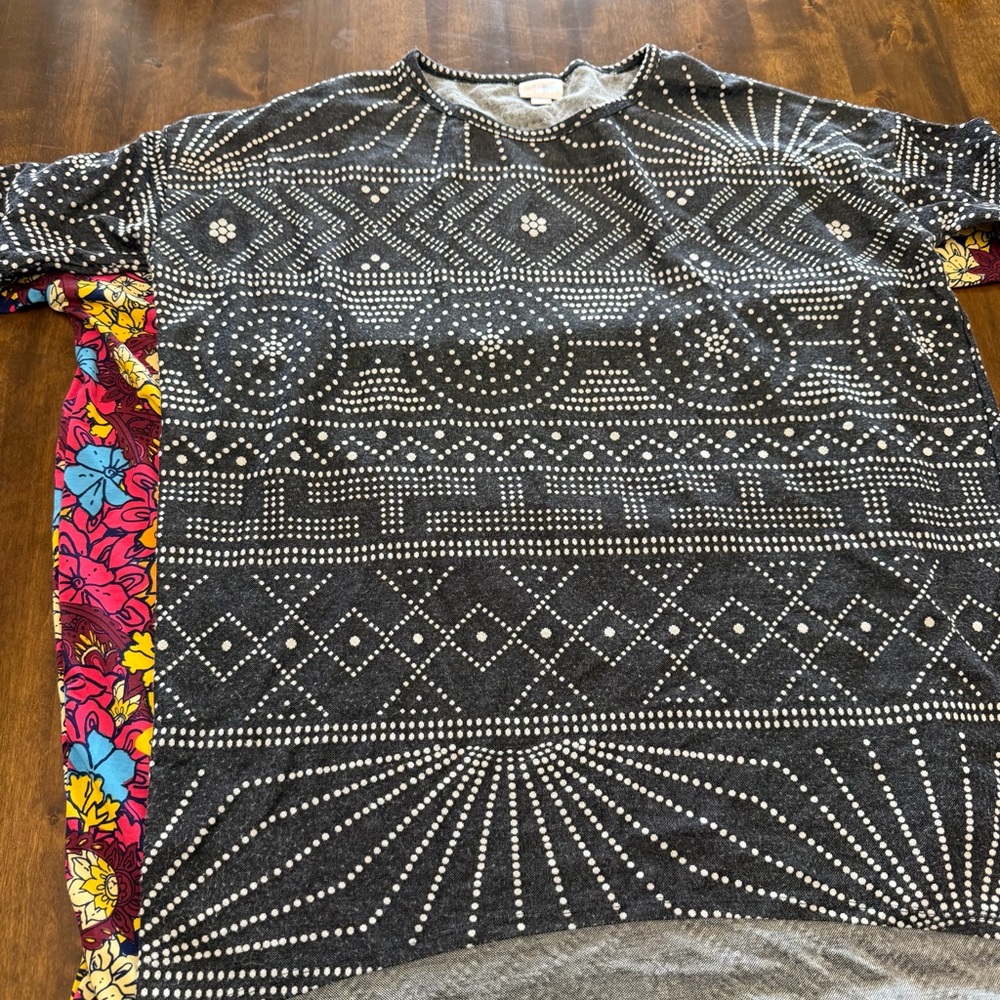 LulaRoe Short Sleeve Tops Lot size Small
